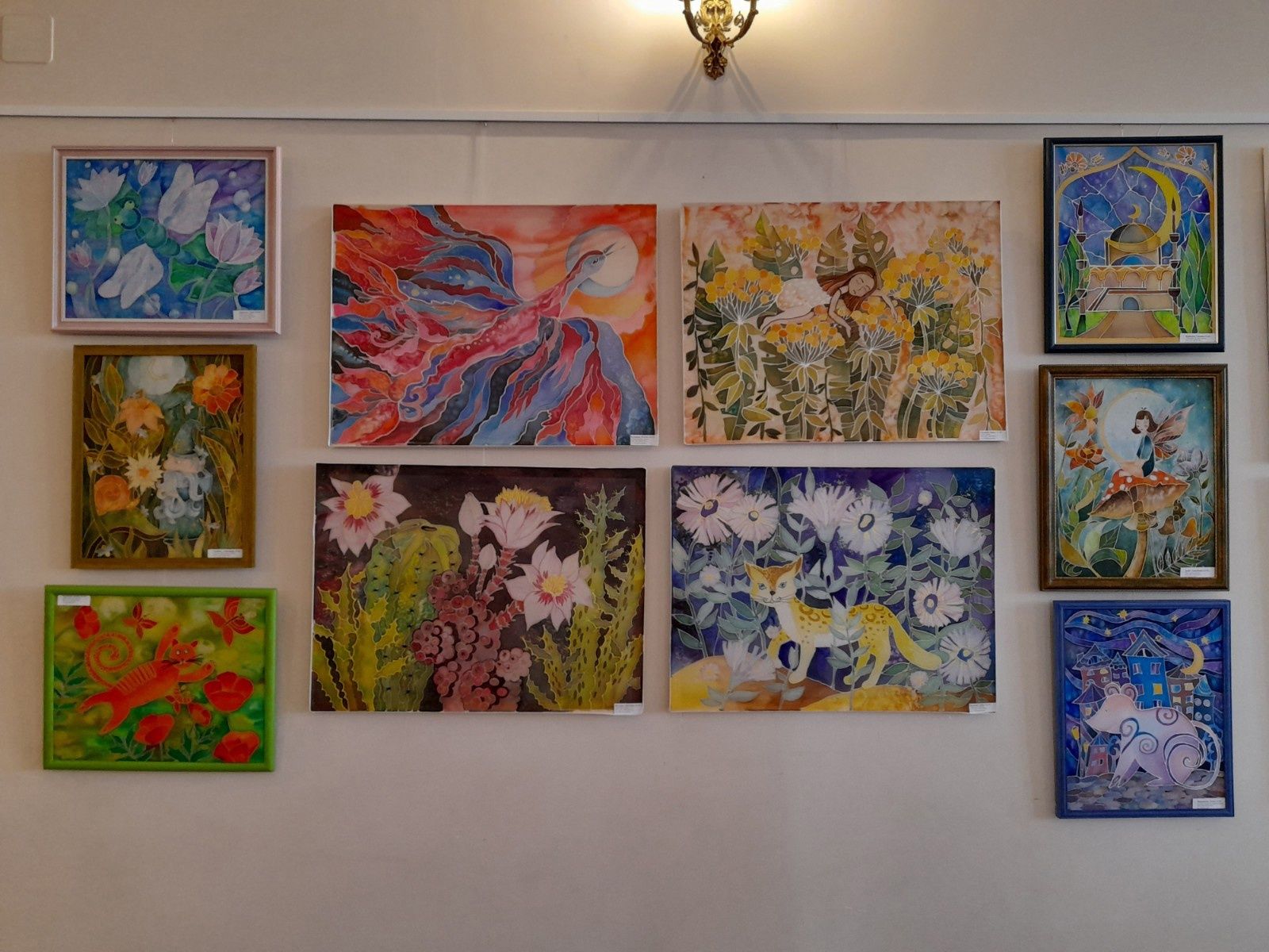 Выставка работ художественной школы. Выставка работ детей в школе. Выставка работ изобразительного искусства. Выставка в художественной школе. Дхш мегион.